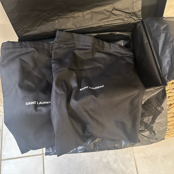 Saint Laurent Le Maillon Sandal - Picture 7 of 7